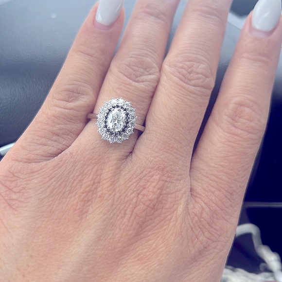 Jewelry - 14k/silver Elegant Black and White lab grown brilliant Halo Ring
